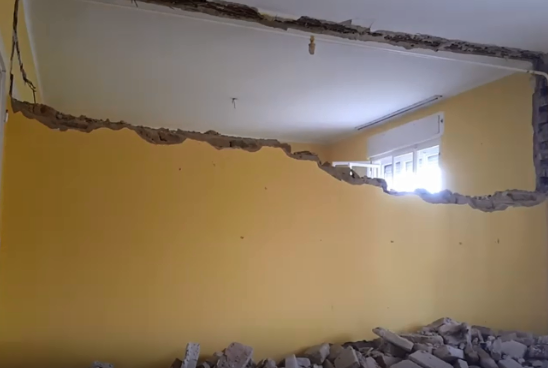 Közfal  válaszfal bontás