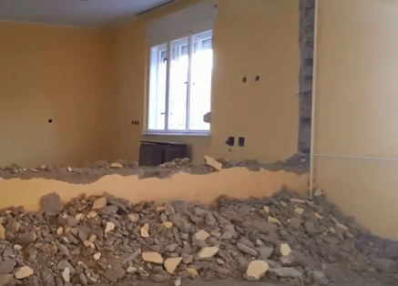 Belső tégla válaszfal bontása 