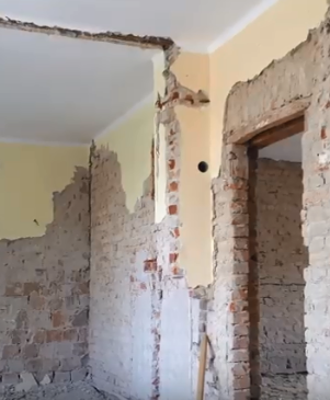 Lakásfelújítás előtti falbontást